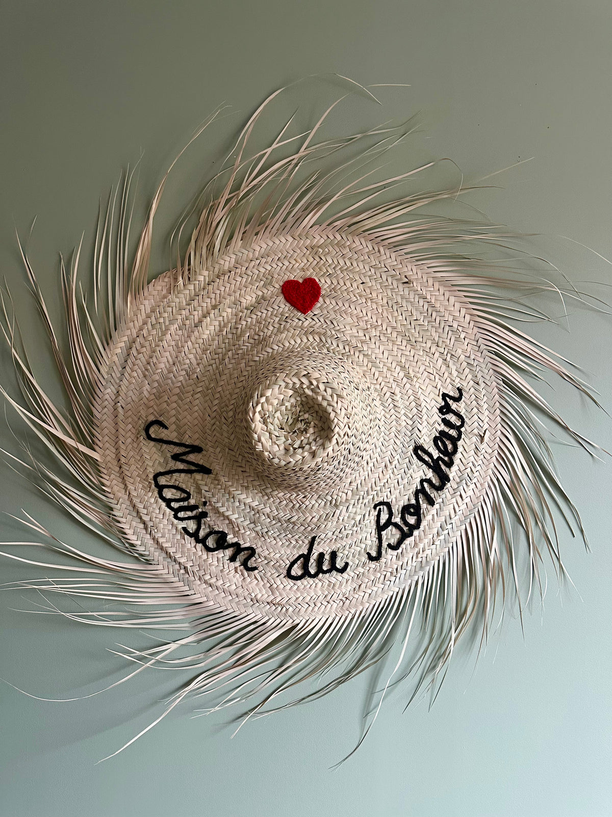Chapeau mural Maison du Bonheur avec cœur – décoration murale bohème