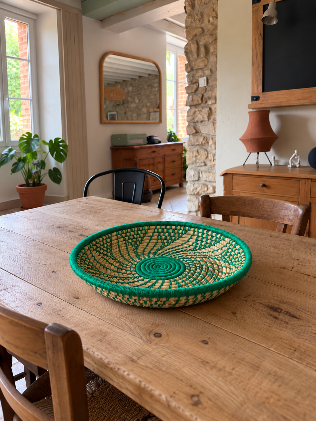 Plateau berbère vert vide en centre de table en bois