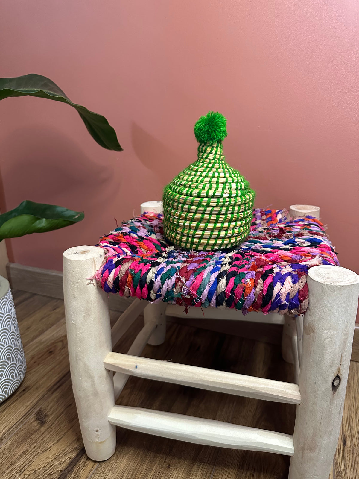 Mini Panier Berbère – Vide-Poche en Jonc et Laine Artisanale – Fait Main à Marrakech