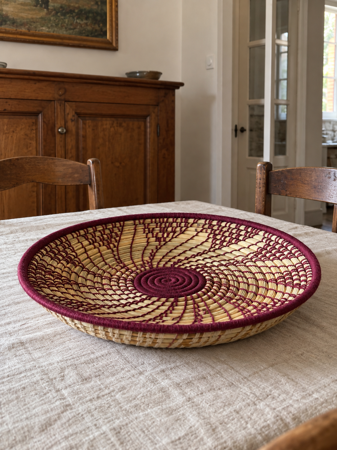 Grand plateau berbère tressé à la main – jonc et laine | Ø 48 cm