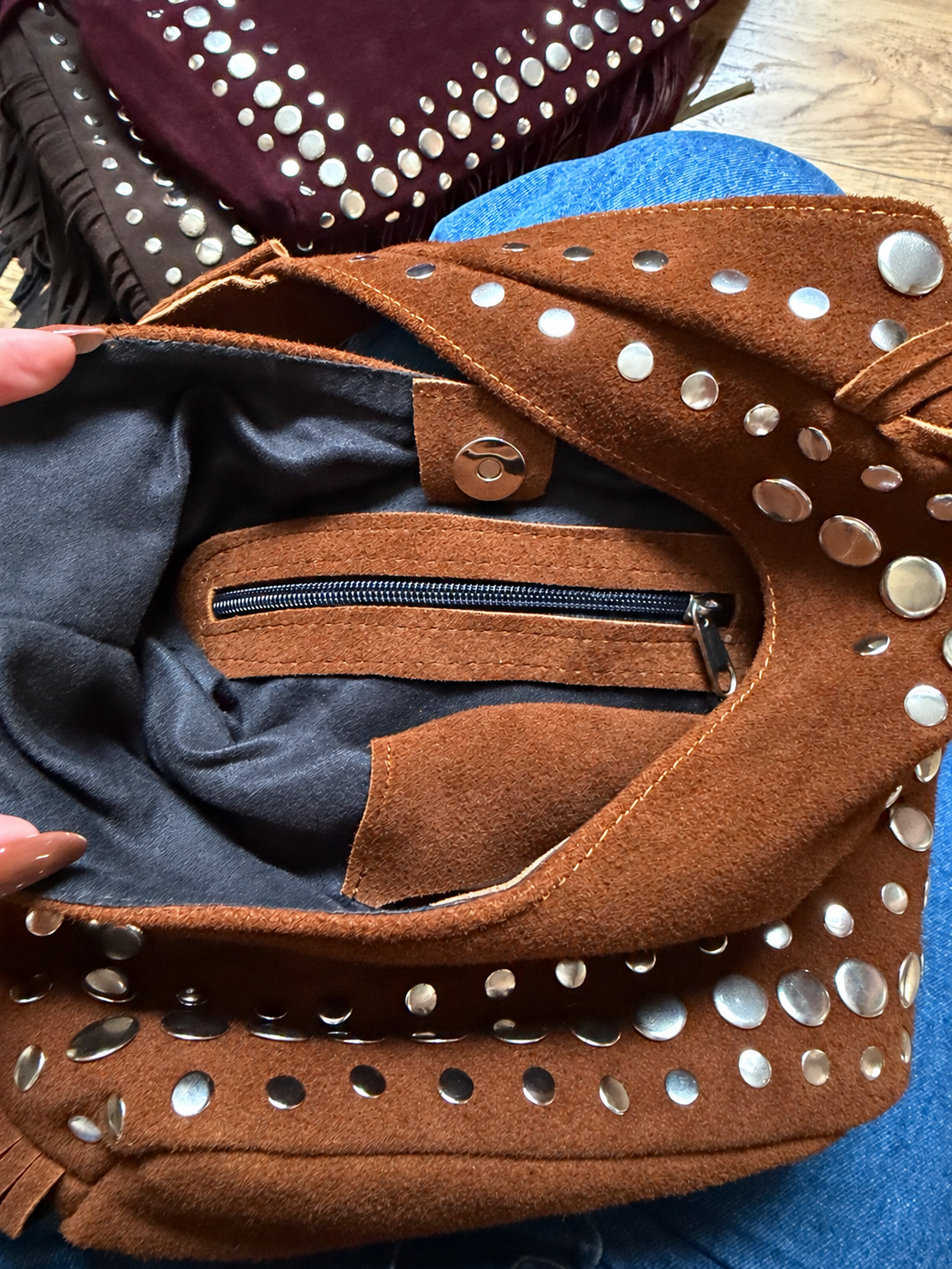 Sac en daim à franges et clous – Cuir véritable artisanal