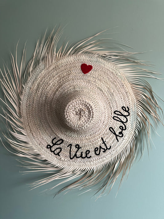 Chapeau de Paille Artisanal –  « La vie est Belle » avec Cœur Brodé