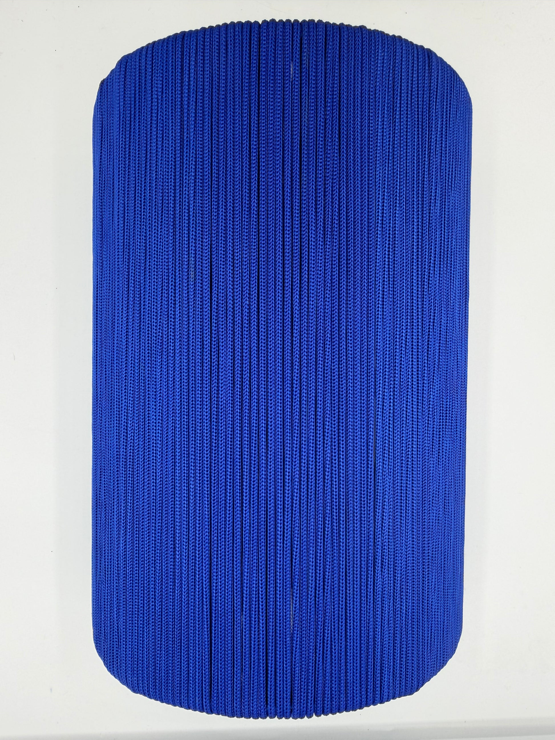 Applique murale artisanale en cordage bleu Majorelle vue de face