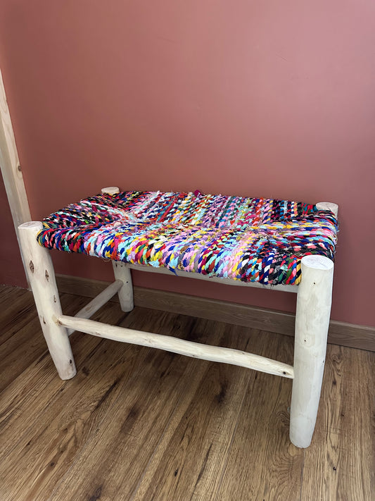 Banc Boucherouite en Bois et Tissu Recyclé – Pièce Unique