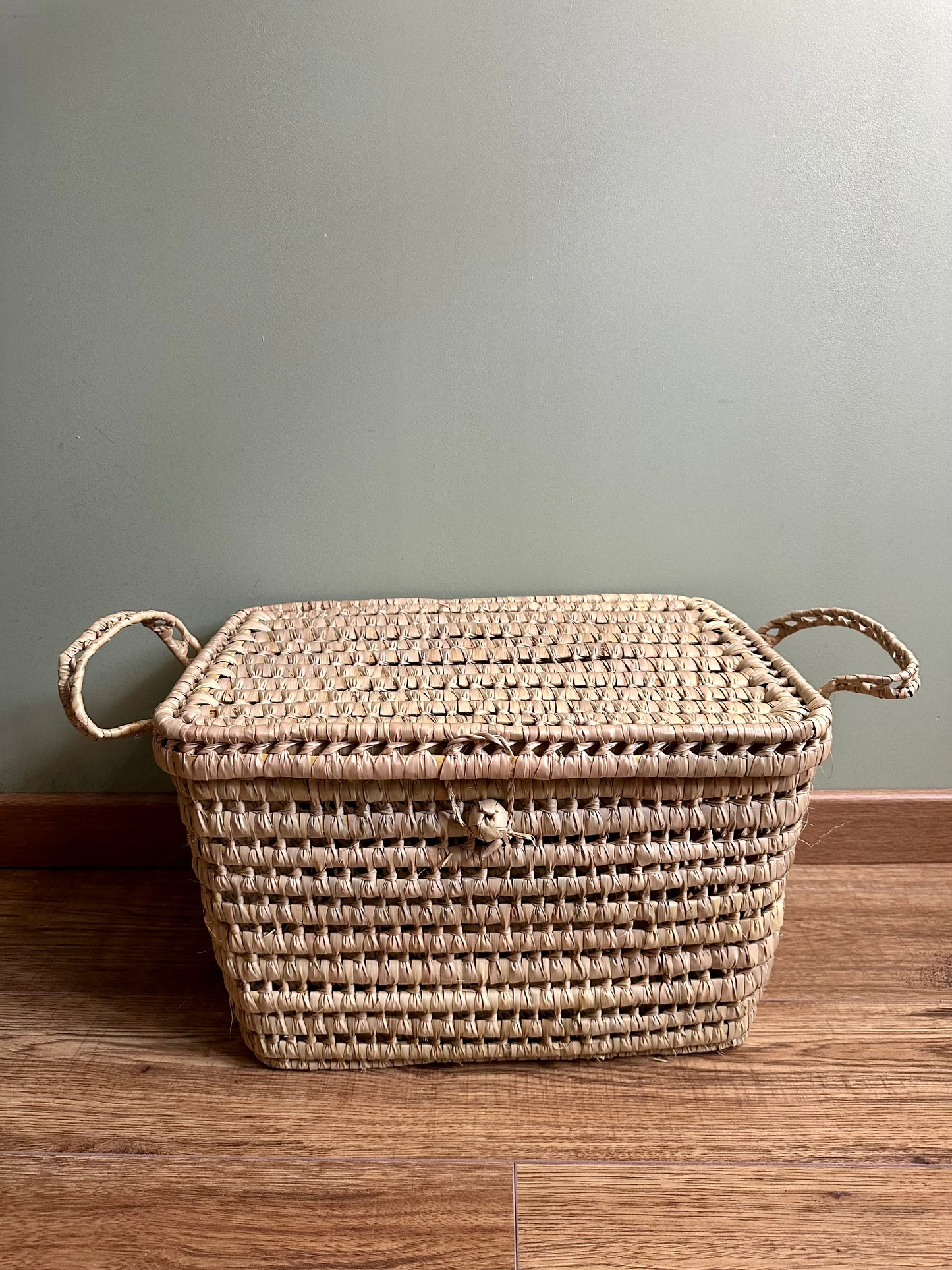 Coffre de rangement artisanal en fibres naturelles pour salon ou chambre – taille M