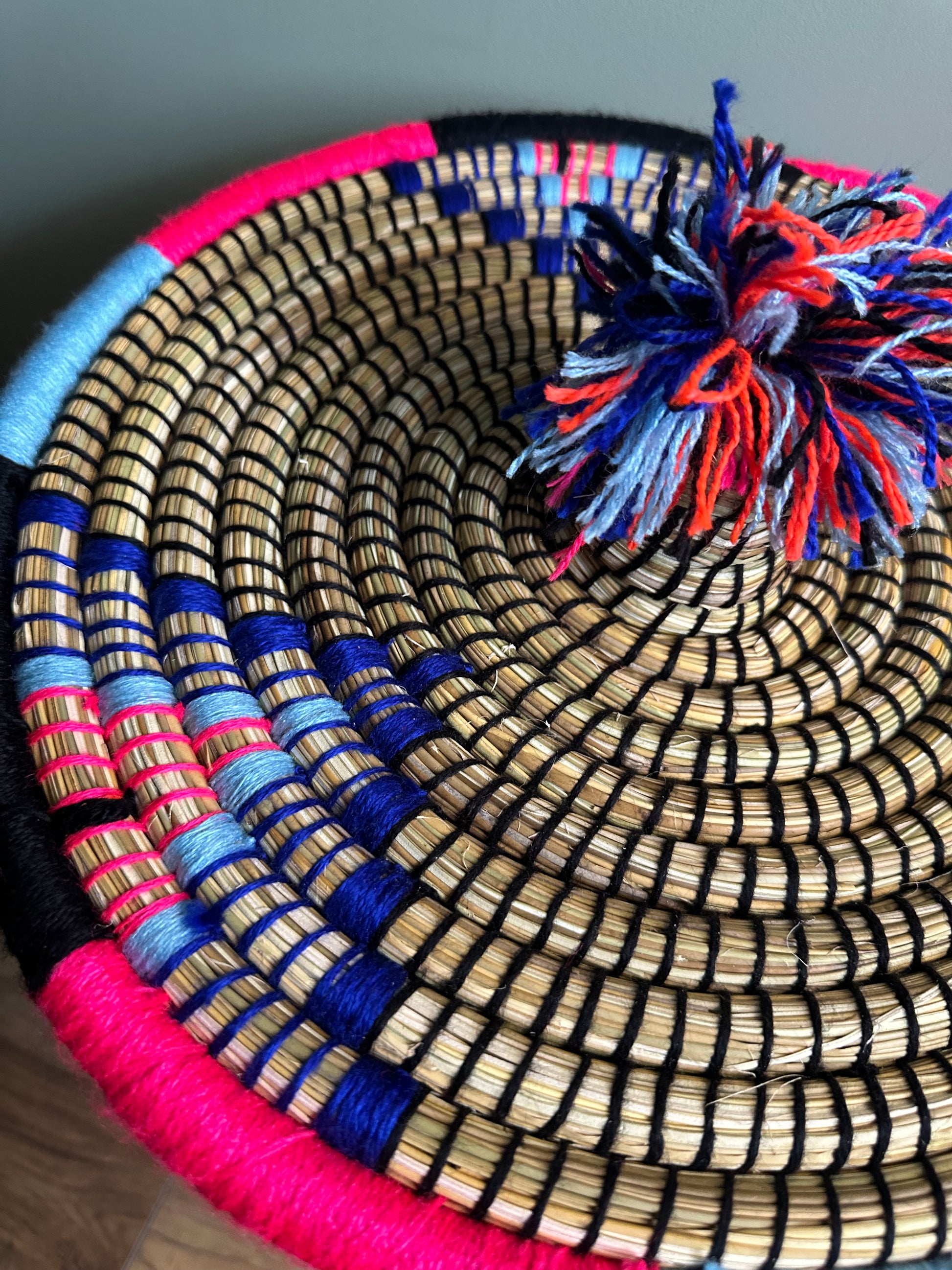 Détail tressage panier berbère artisanal motif berbère fait main
