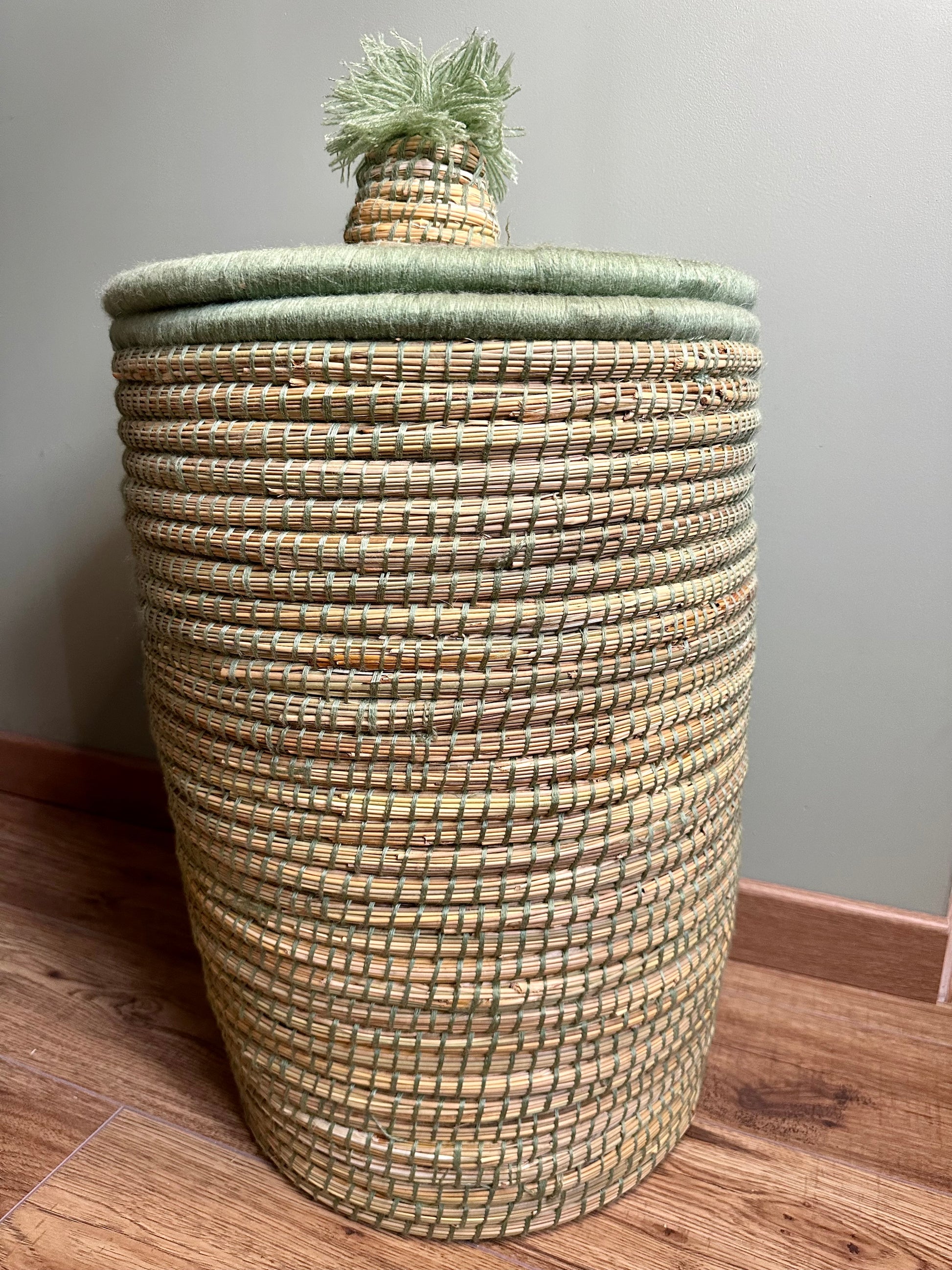 Grand panier berbère artisanal vert sauge panier à linge rangement 59 cm