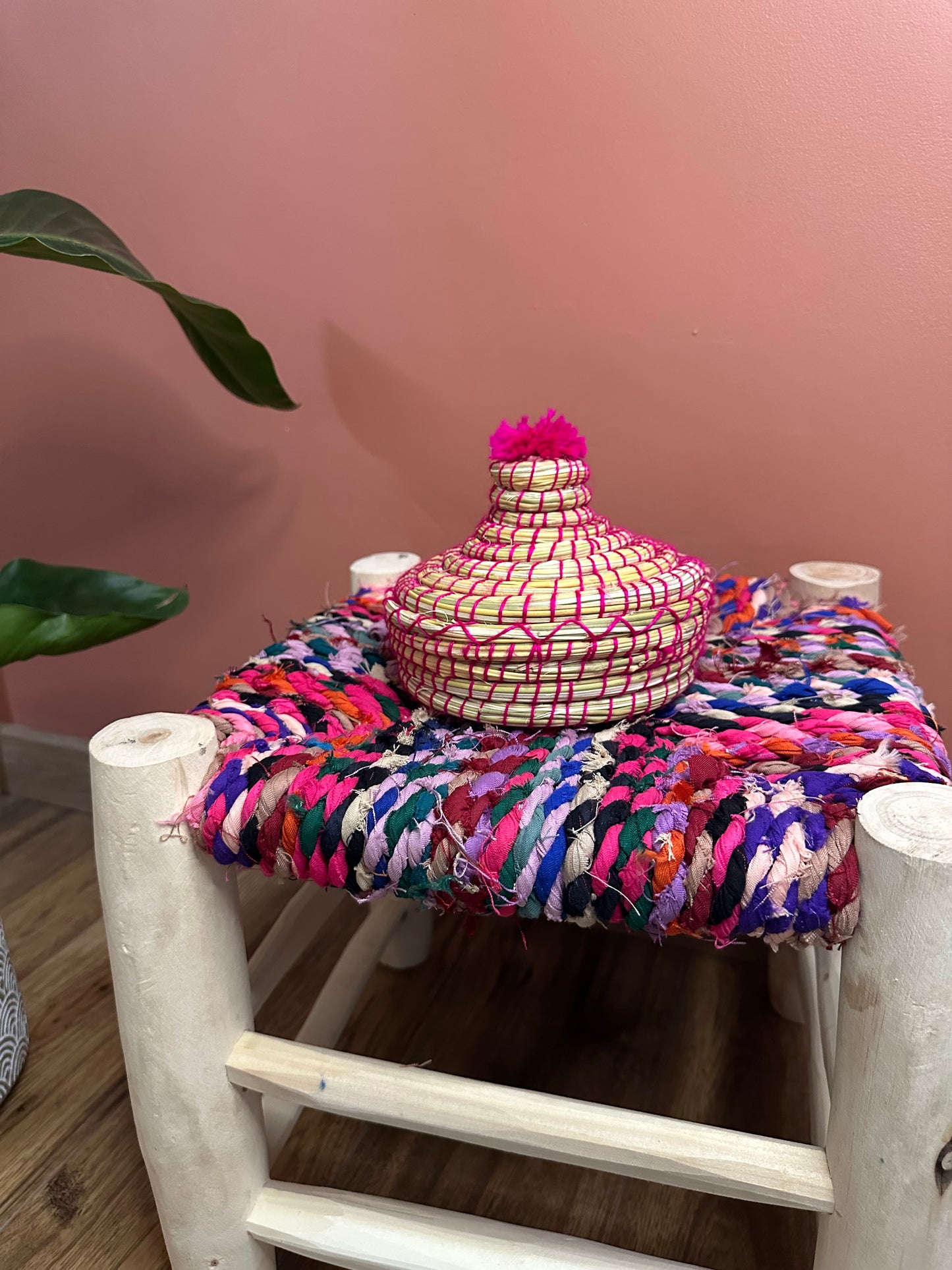 Mini Panier Berbère – Vide-Poche en Jonc et Laine Artisanale – Fait Main à Marrakech