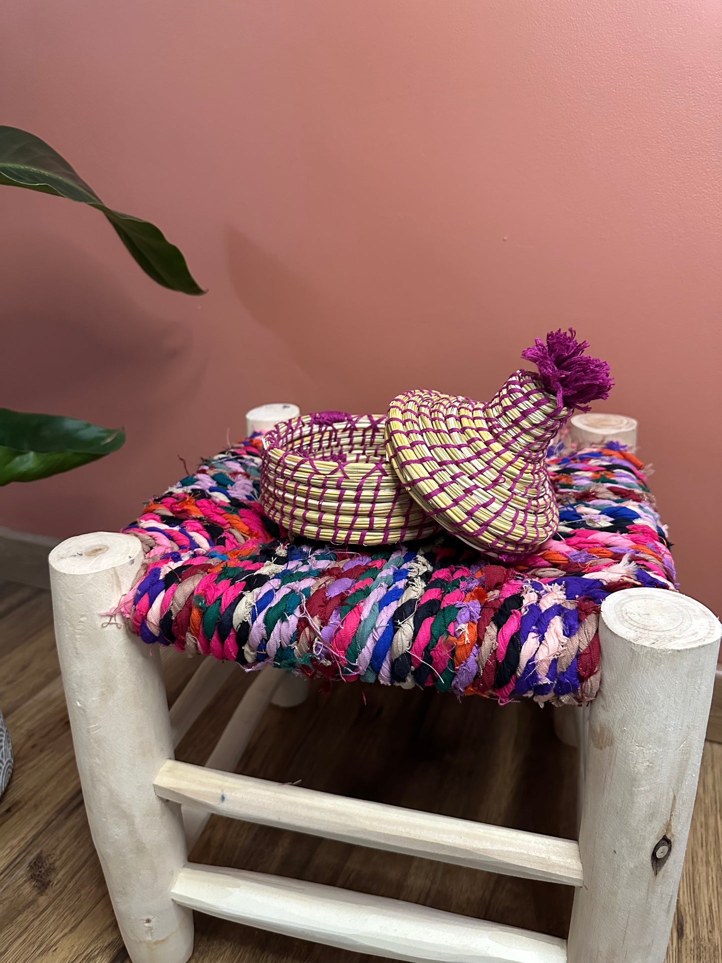 Mini Panier Berbère – Vide-Poche en Jonc et Laine Artisanale – Fait Main à Marrakech