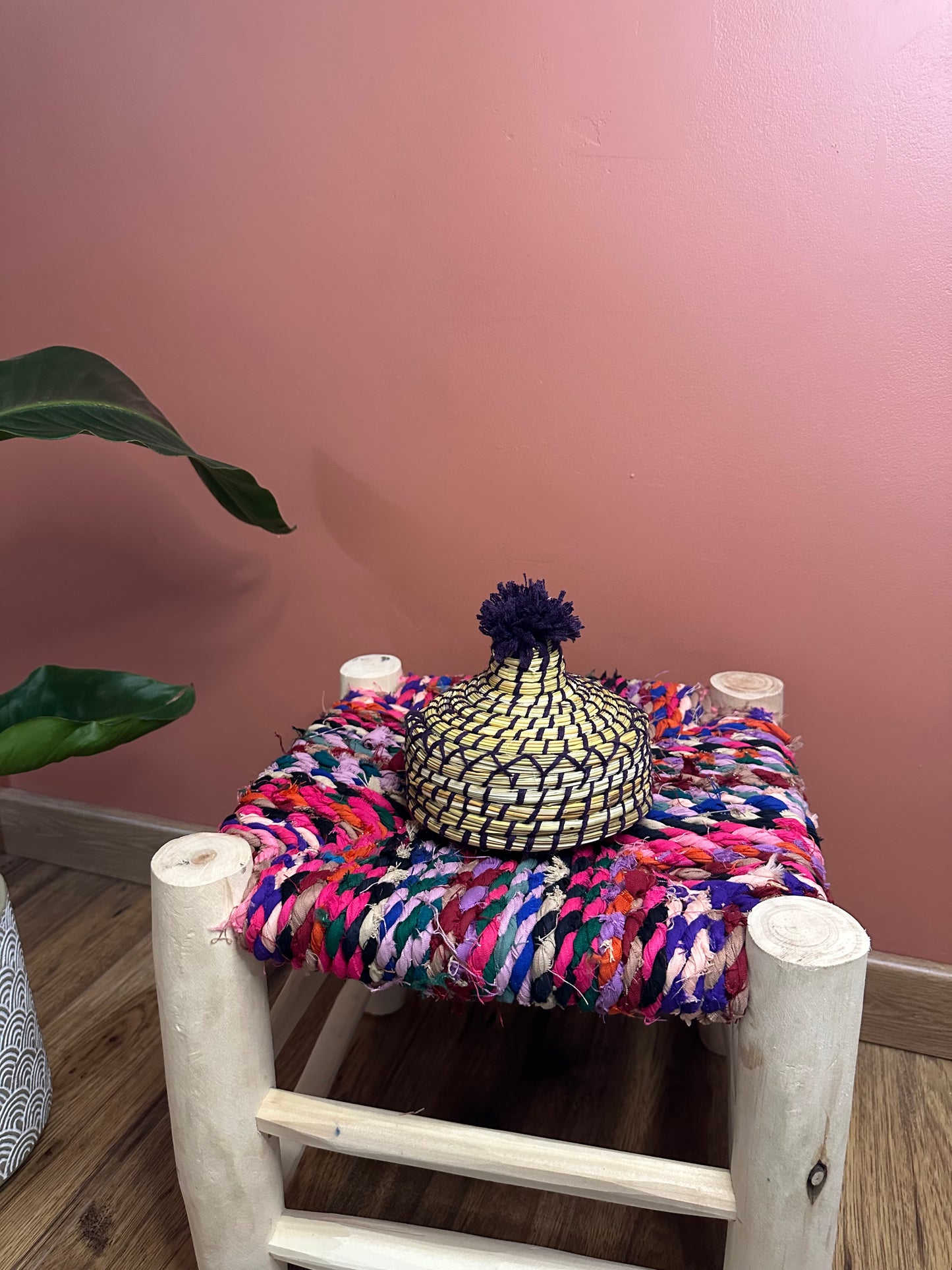 Mini Panier Berbère – Vide-Poche en Jonc et Laine Artisanale – Fait Main à Marrakech