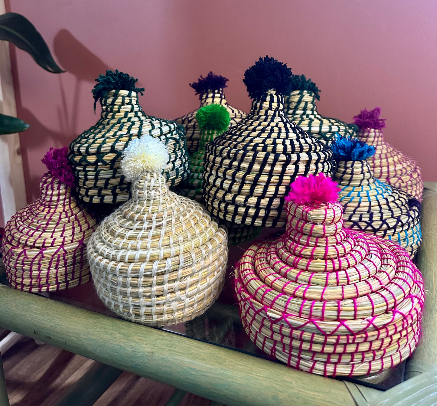 Mini Panier Berbère – Vide-Poche en Jonc et Laine Artisanale – Fait Main à Marrakech