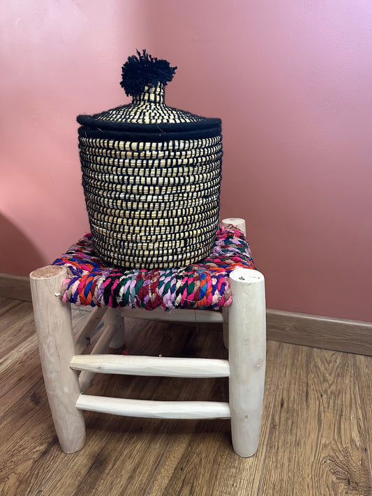 Petit Panier Berbère Coloré – Jonc et Laine Artisanale – Fait Main à Marrakech