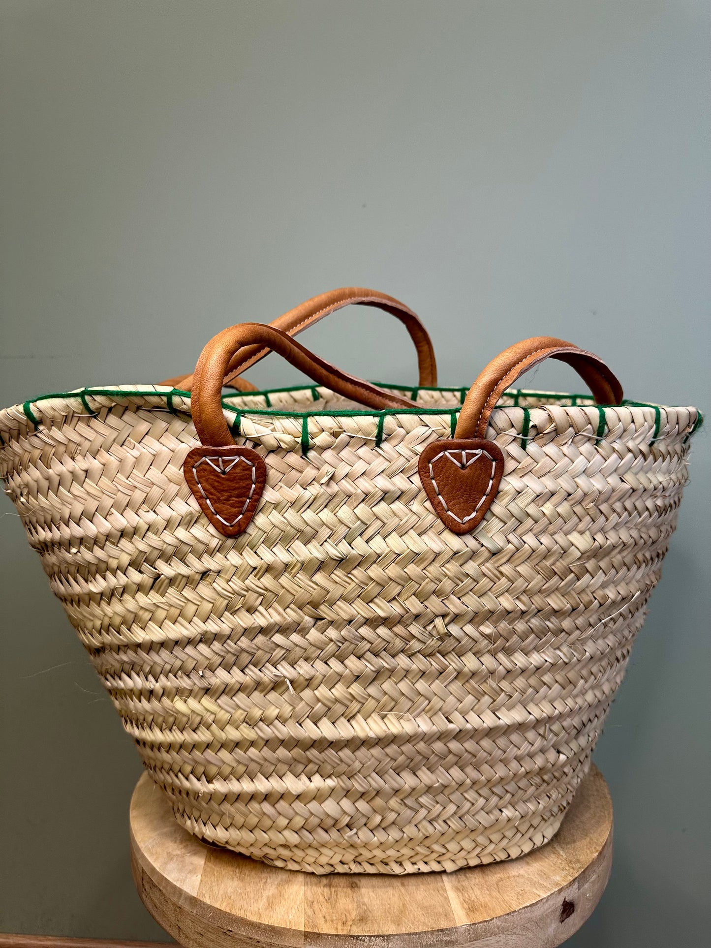 Panier en Feuilles de Palmier “Cerises” – Fait Main – Anses en Cuir