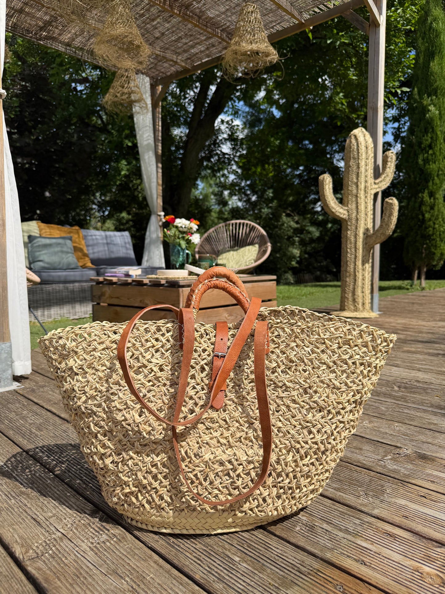 Panier de Plage Tressé Artisanal en Palmier – Cabas Bohème Chic avec Anses et Fermeture en Cuir