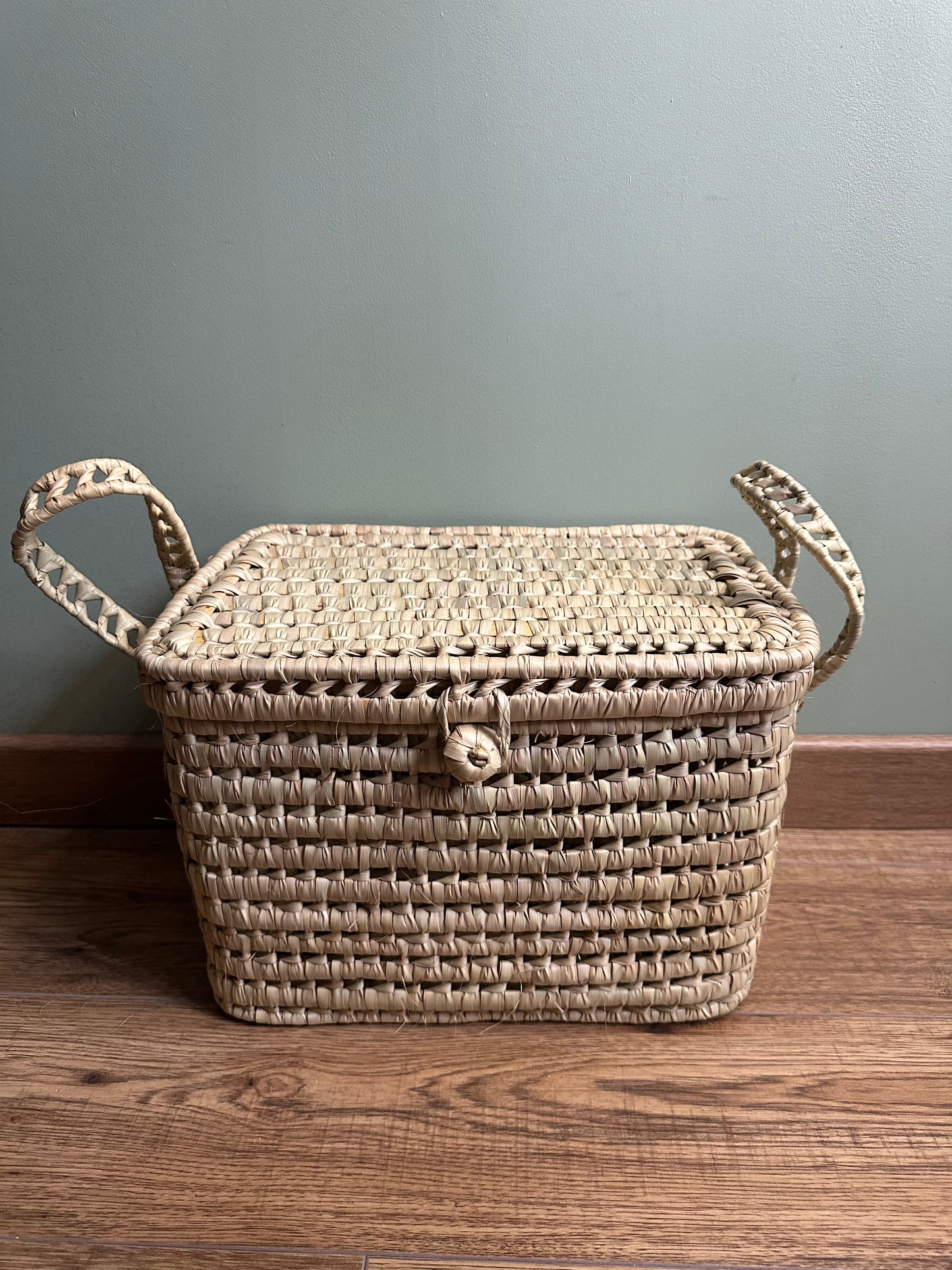 Petit coffre de rangement naturel fait main en fibres végétales – taille S
