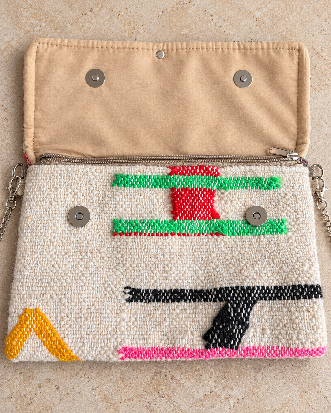 Pochette berbère tissée main à bandoulière – Pièce unique