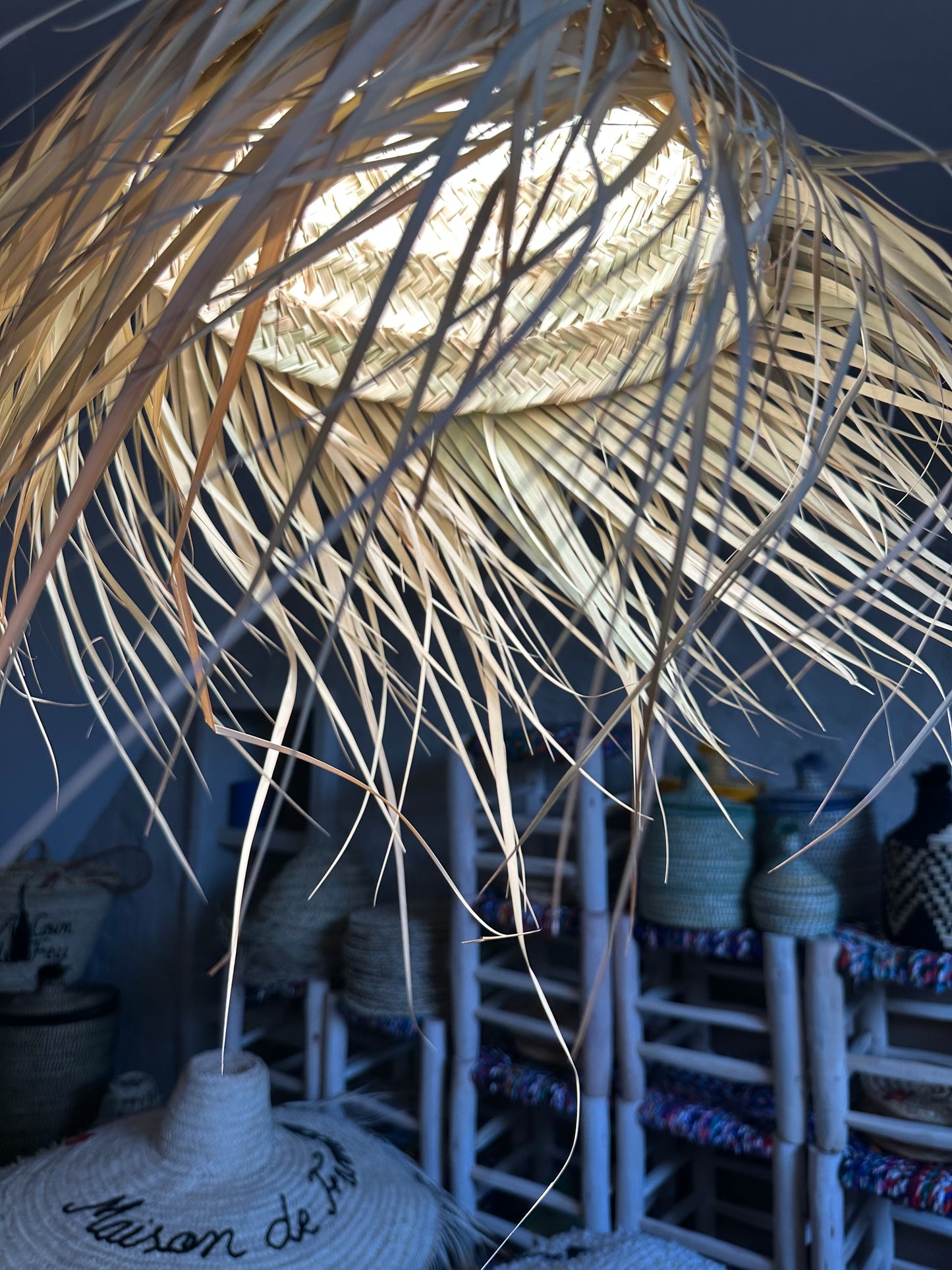Suspension en Feuilles de Palmier – Petite Luminaire Bohème Artisanal Ø30 cm | Bahia By L.