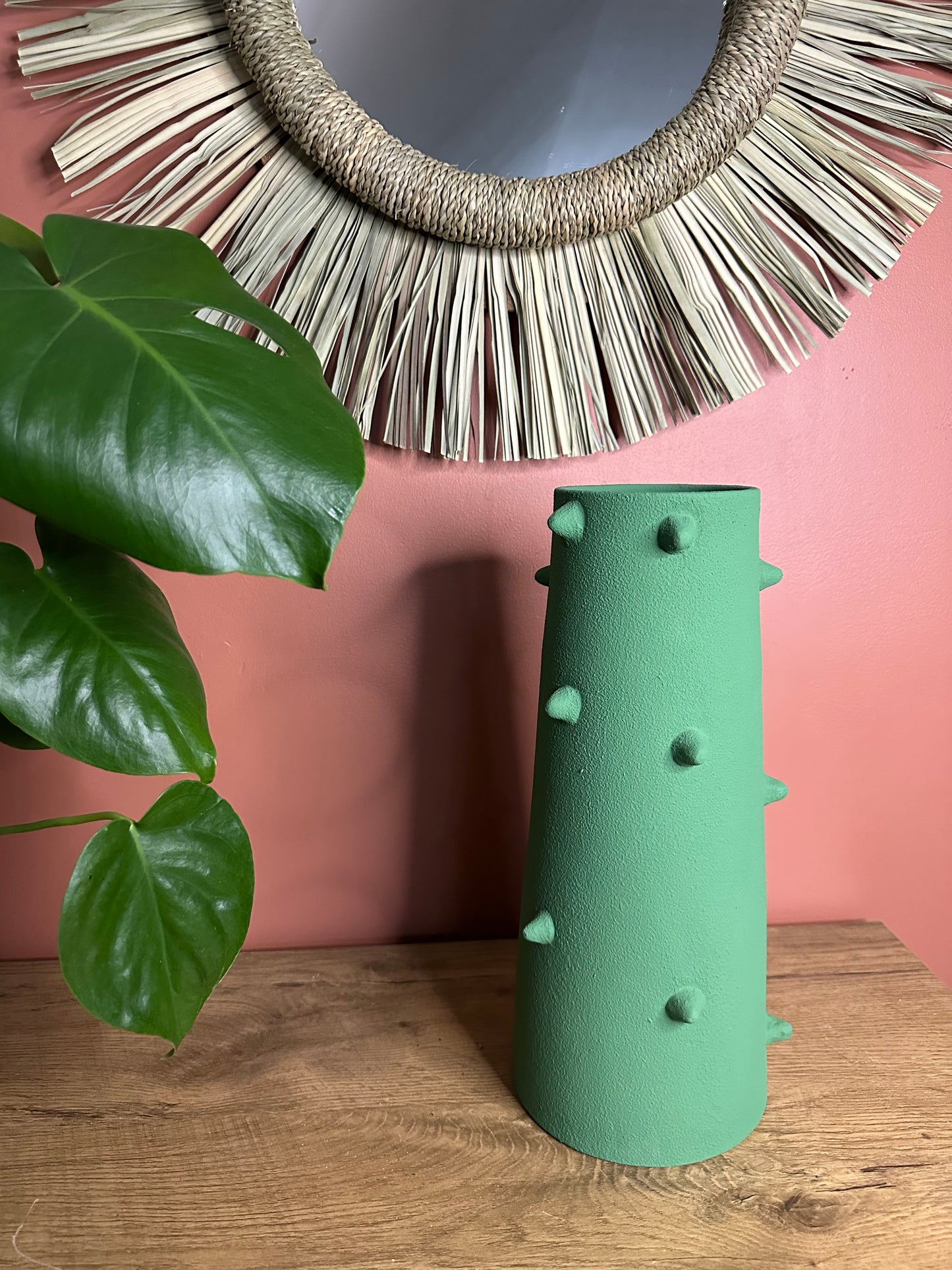 Vase artisanal Vert terre cuite finition sableuse 33cm Bahia By L .