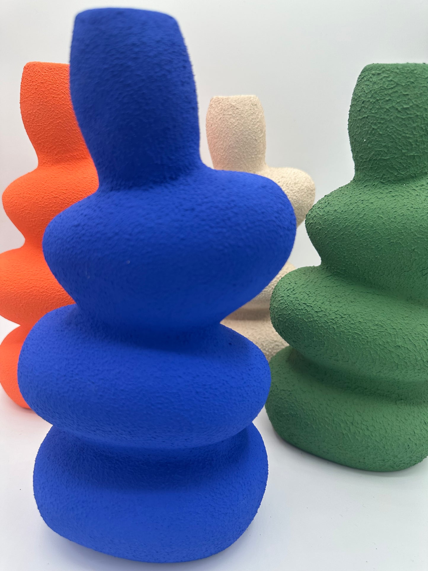 Vase Sculpture Ondulé – Terre cuite finition sableuse (6 coloris)