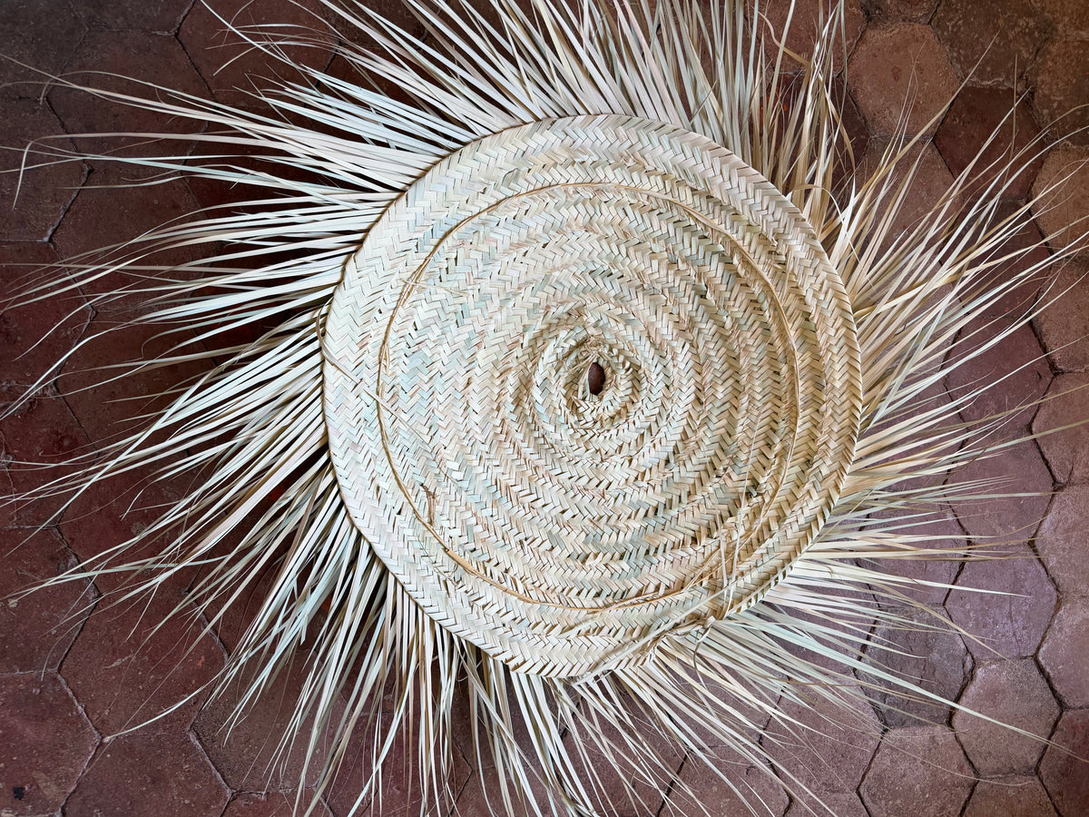 Suspension en feuilles de palmier à franges – Artisanat marocain