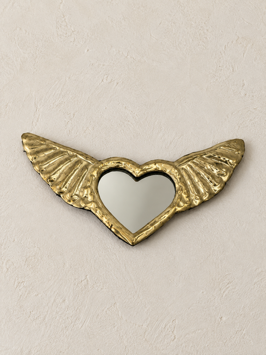 Petit ex-voto cœur ailé en cuivre avec miroir central – décoration artisanale 14 × 6 cm