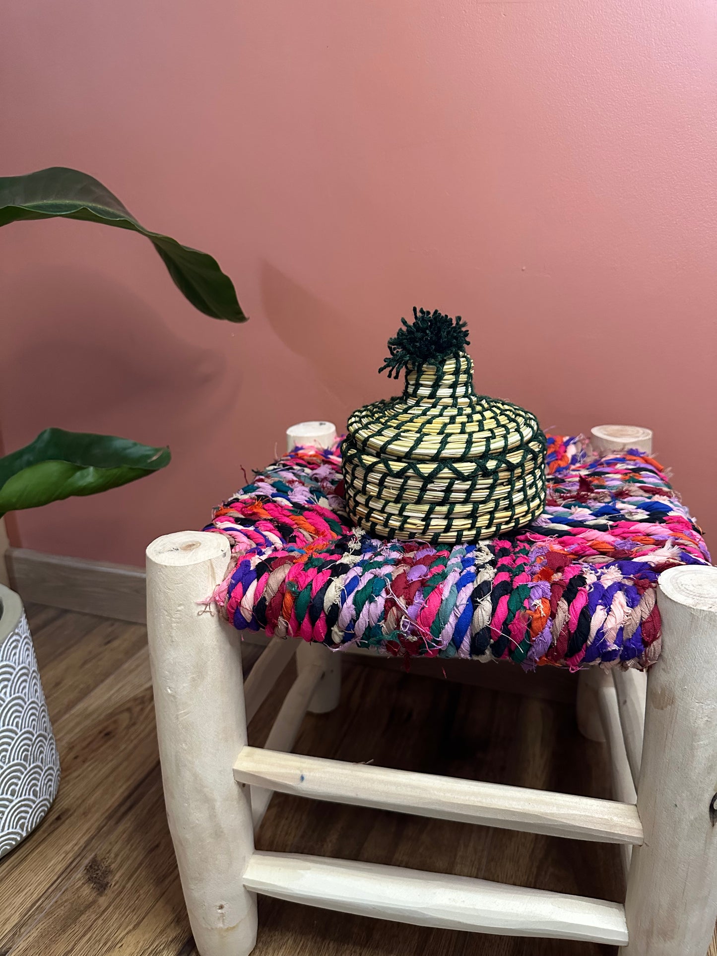 Mini Panier Berbère – Vide-Poche en Jonc et Laine Artisanale – Fait Main à Marrakech