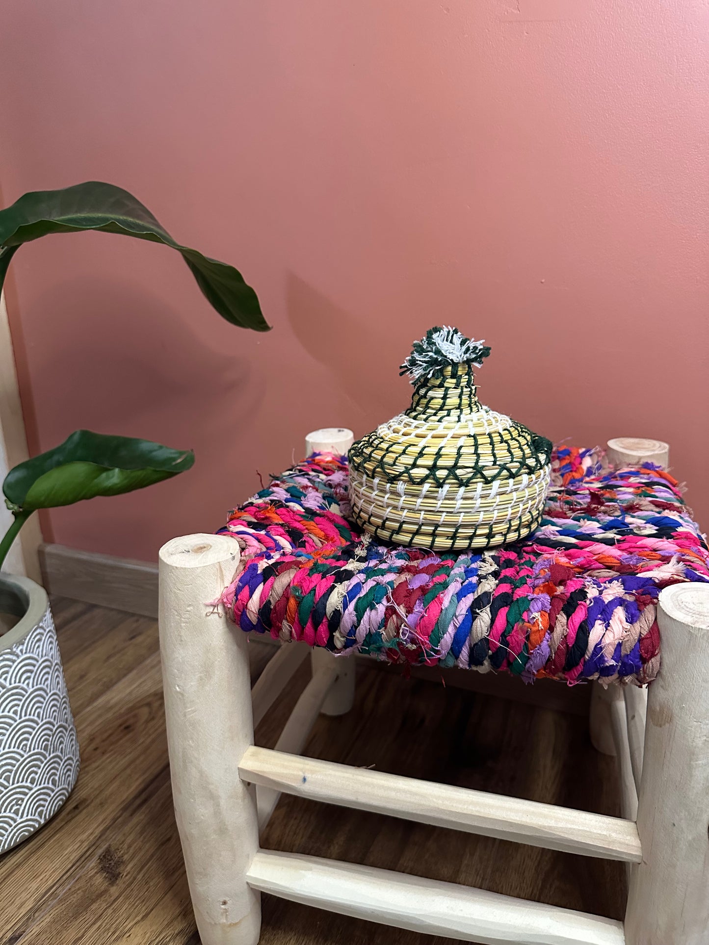 Mini Panier Berbère – Vide-Poche en Jonc et Laine Artisanale – Fait Main à Marrakech