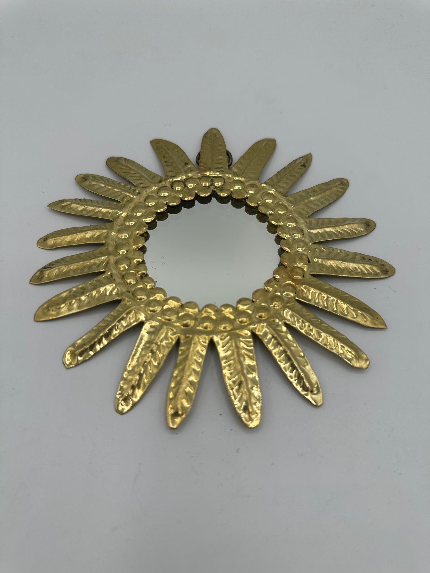 Miroir soleil ex-voto en cuivre – Décoration murale artisanale