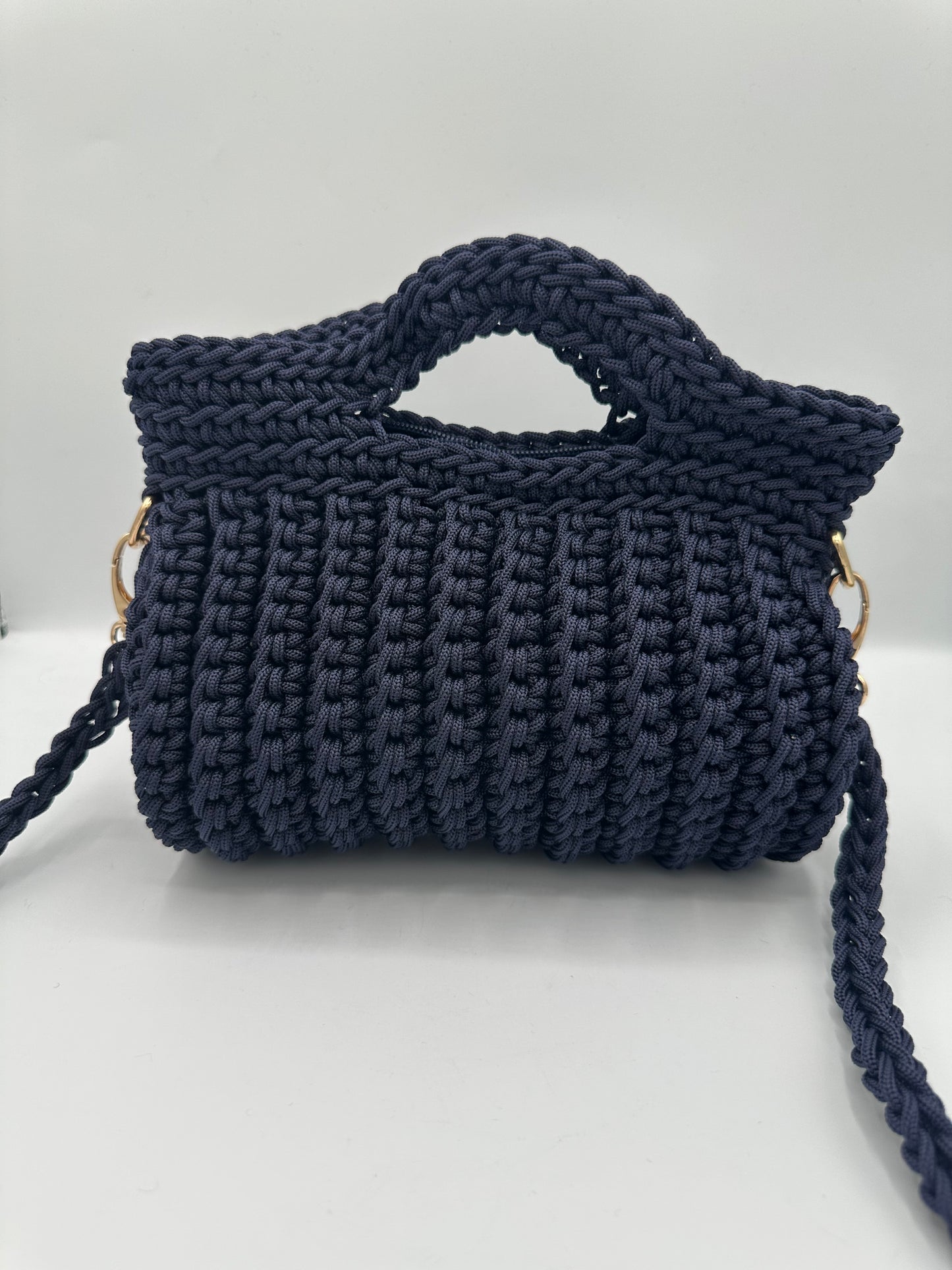 Sac à main artisanal en crochet – Bandoulière amovible – Fabrication artisanale