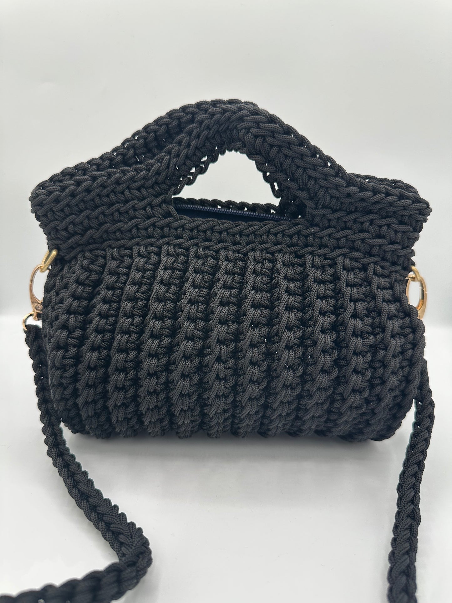 Sac à main artisanal en crochet – Bandoulière amovible – Fabrication artisanale