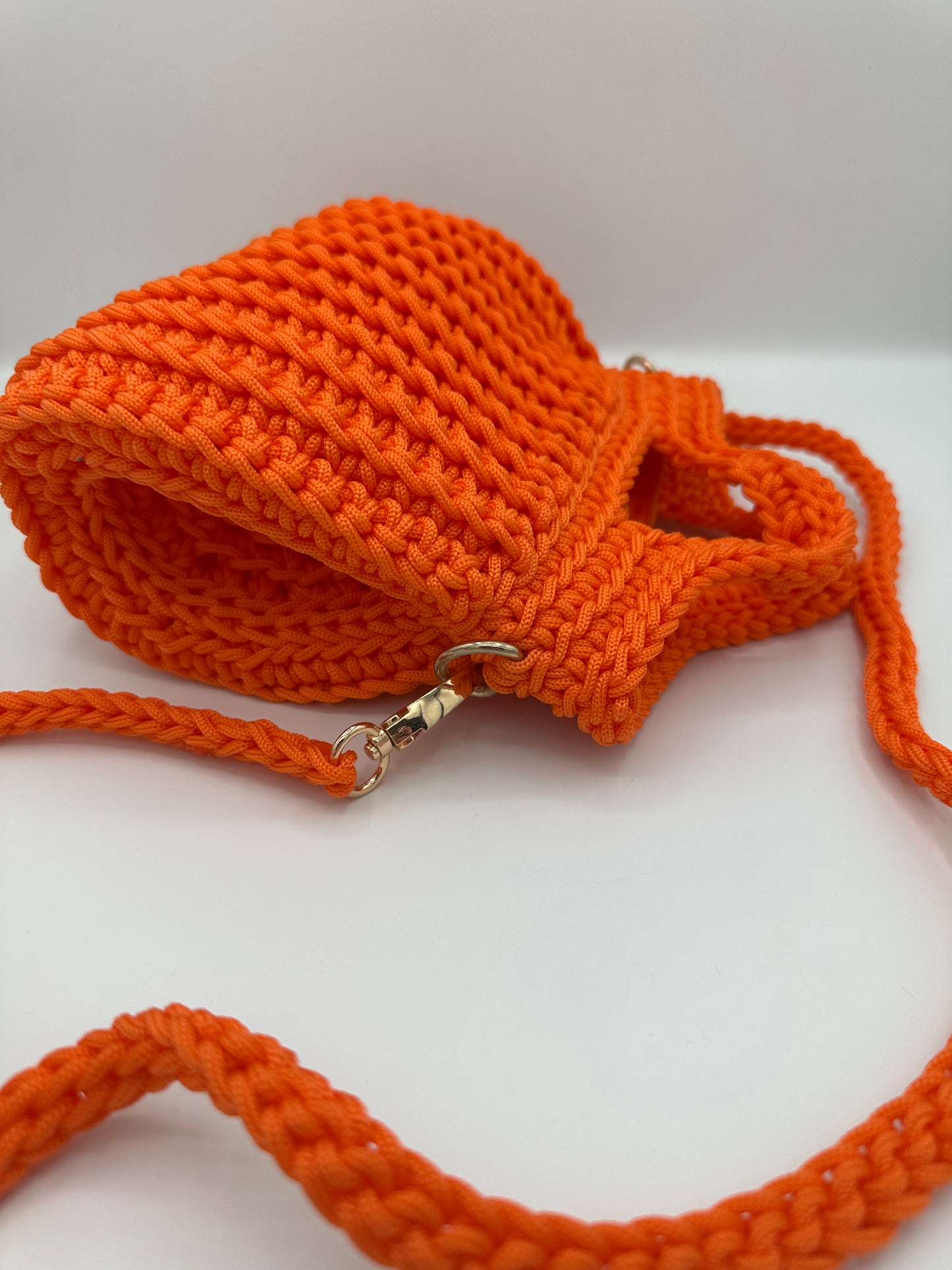 Sac à main artisanal en crochet – Bandoulière amovible – Fabrication artisanale