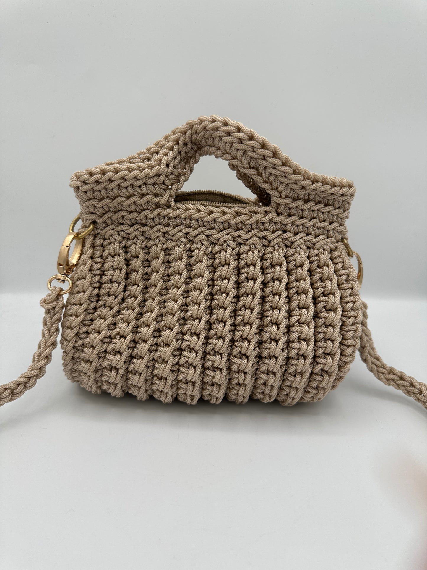 Sac à main artisanal en crochet – Bandoulière amovible – Fabrication artisanale
