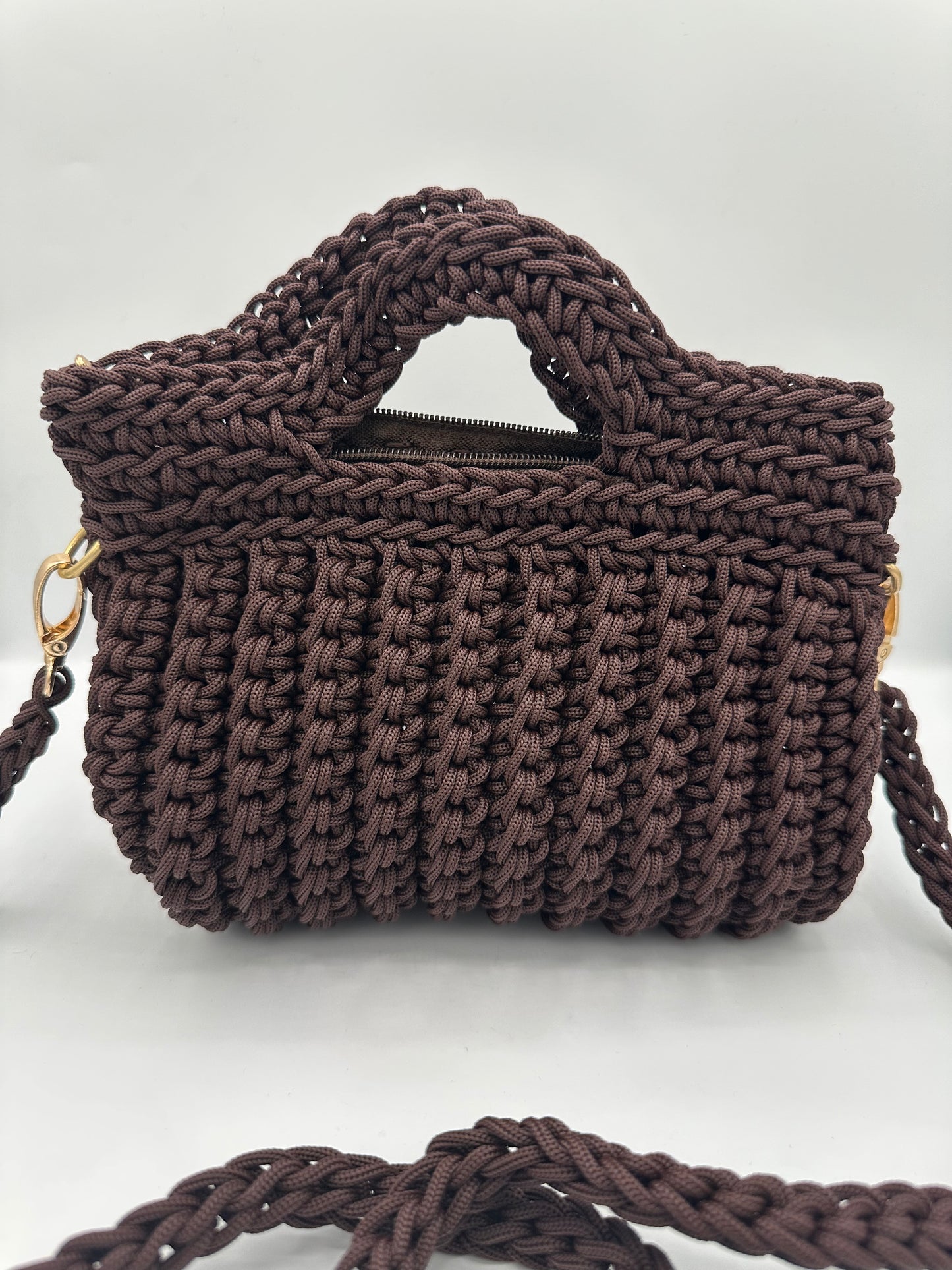 Sac à main artisanal en crochet – Bandoulière amovible – Fabrication artisanale