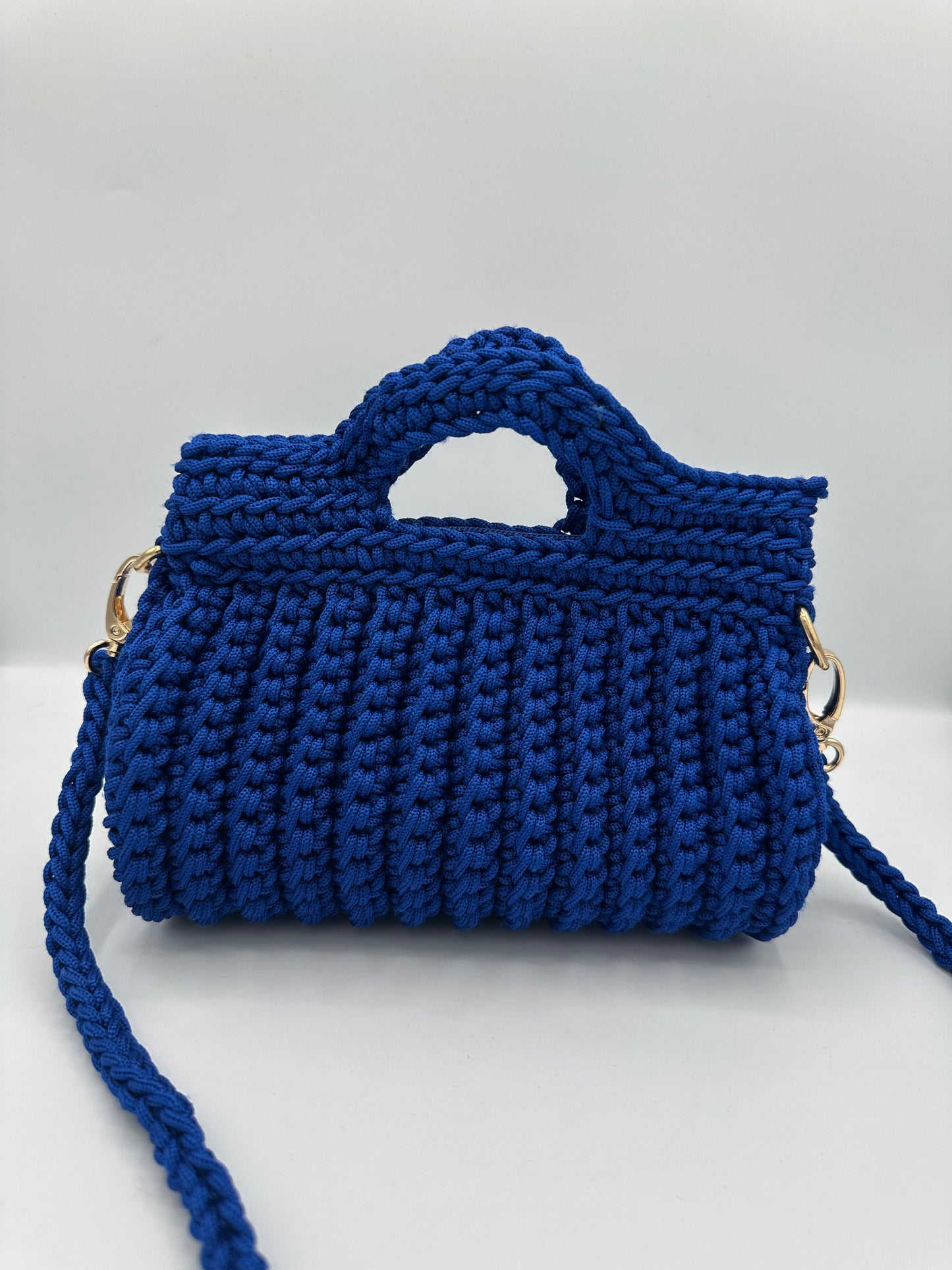 Sac à main artisanal en crochet – Bandoulière amovible – Fabrication artisanale