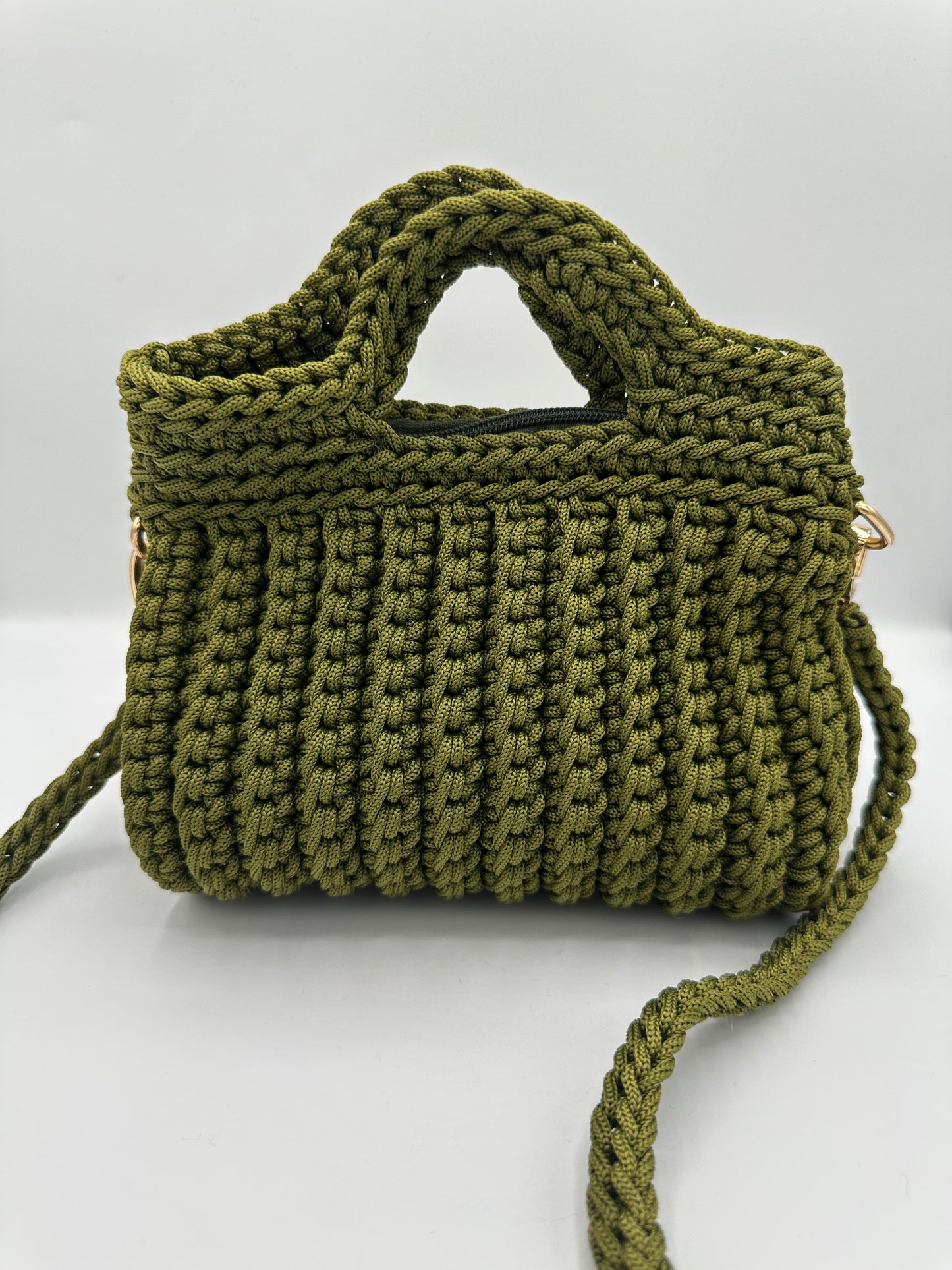 Sac à main artisanal en crochet – Bandoulière amovible – Fabrication artisanale