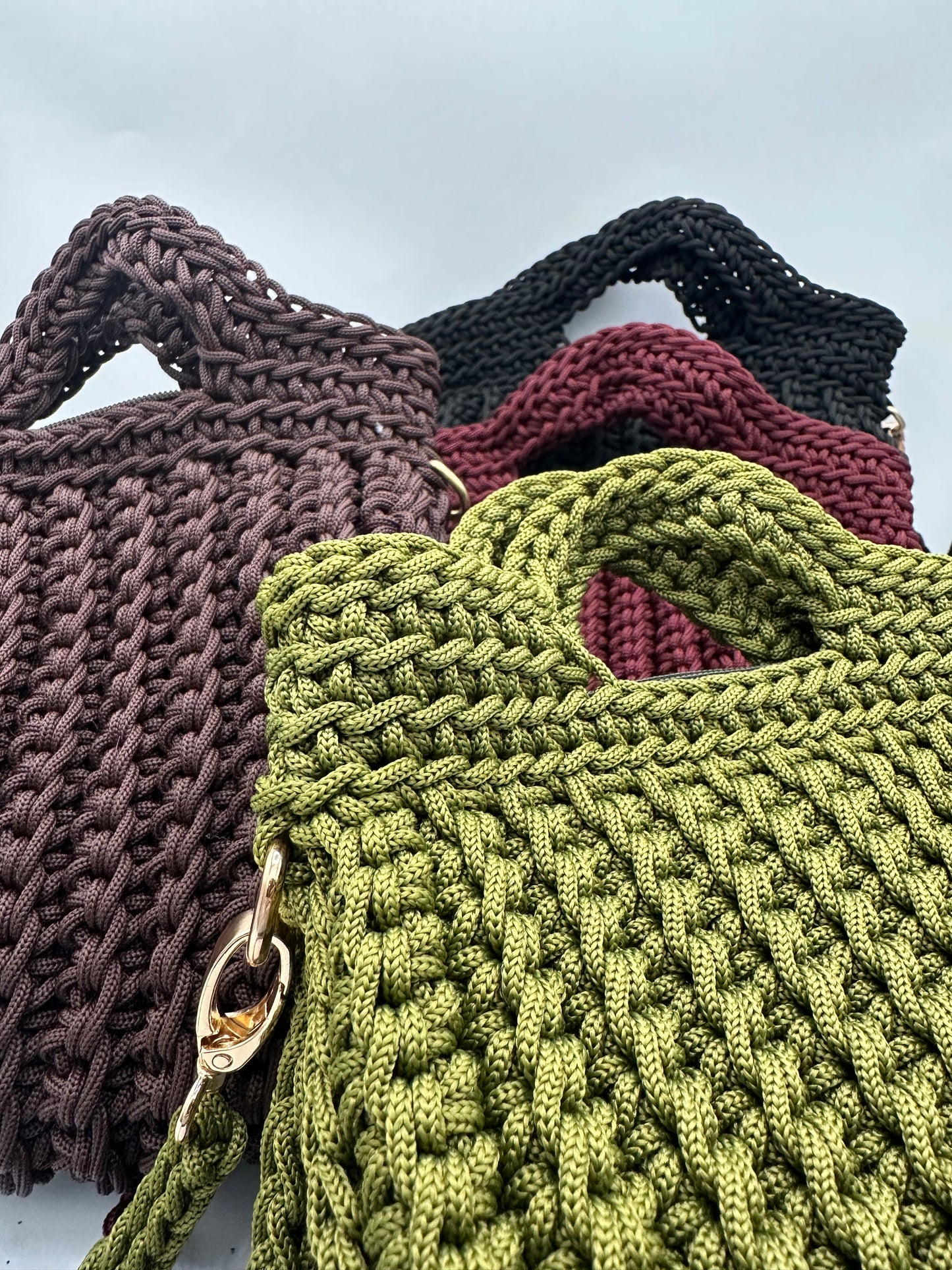 Sac à main artisanal en crochet – Bandoulière amovible – Fabrication artisanale