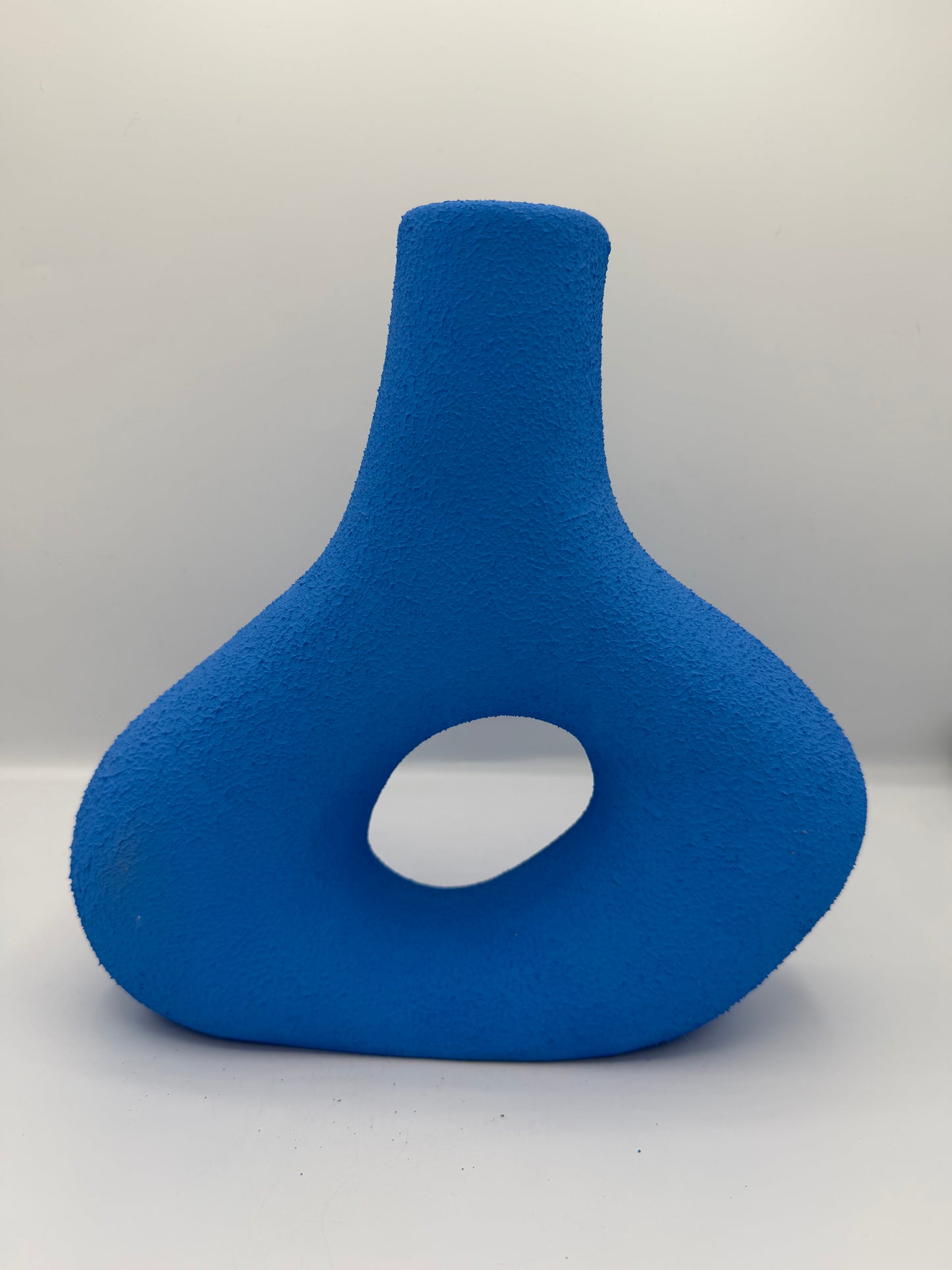 Vase design en terre cuite artisanal – Fabrication marocaine – 3 coloris