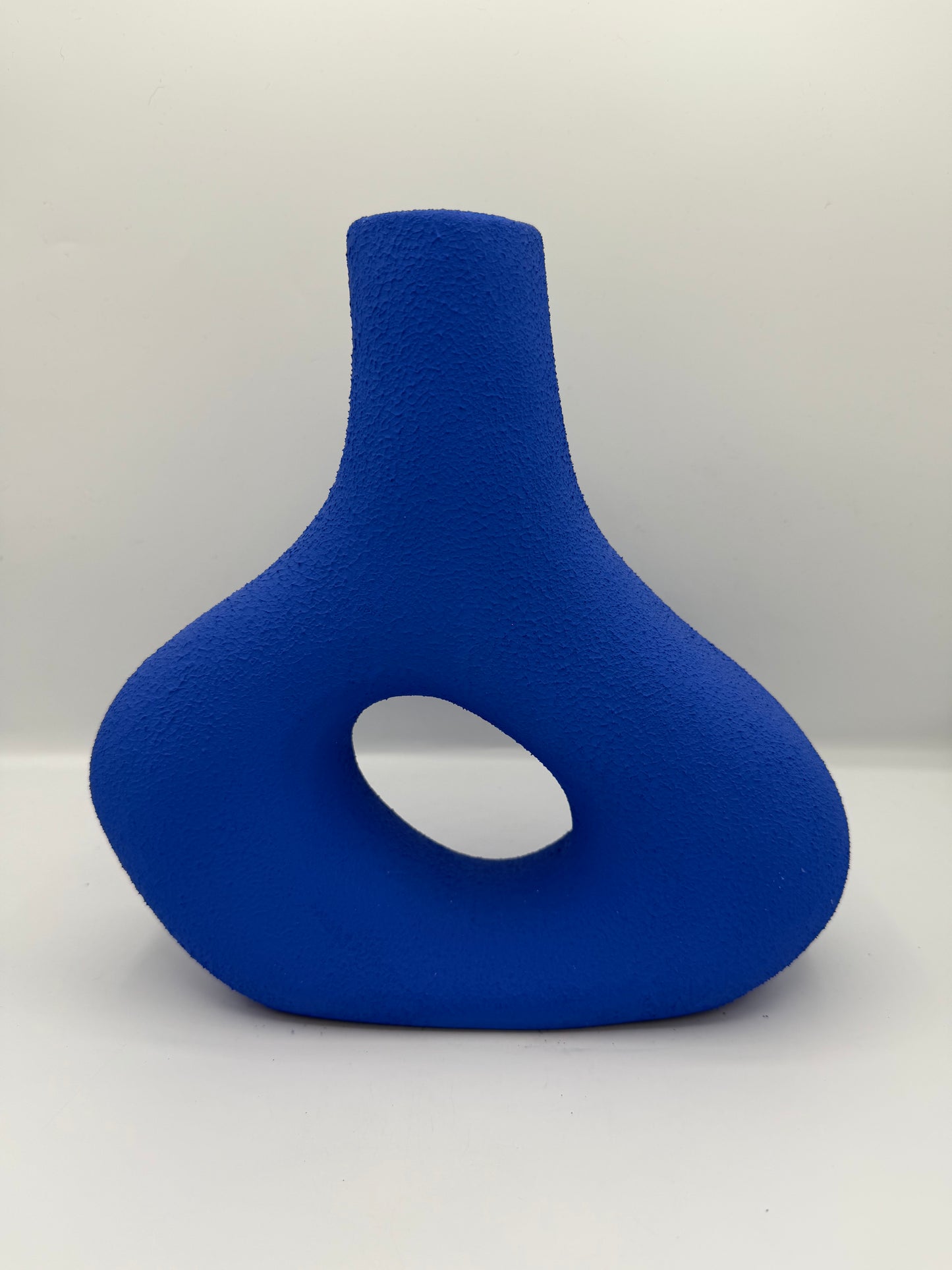 Vase design en terre cuite artisanal – Fabrication marocaine – 3 coloris